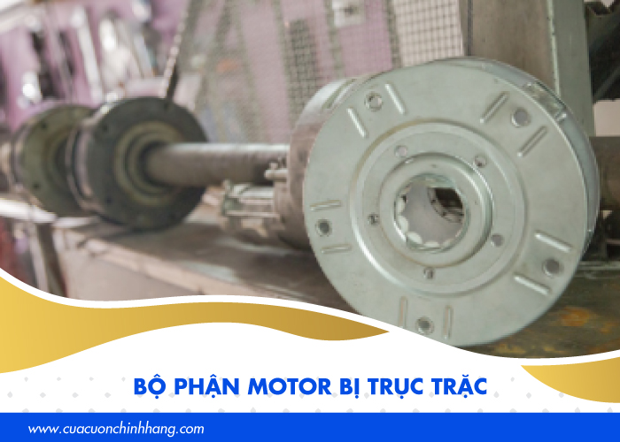 cửa cuốn kh&ocirc;ng k&eacute;o xuống được