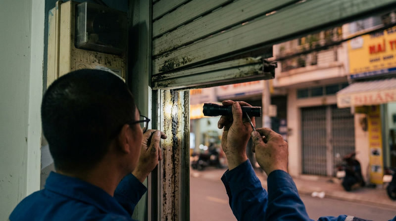 Tại sao cửa cuốn Titadoor tự nhi&ecirc;n chạy chậm v&agrave; k&ecirc;u to?