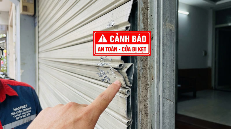 C&aacute;c sự cố cửa cuốn phổ biến v&agrave; hướng dẫn xử l&yacute; tạm thời