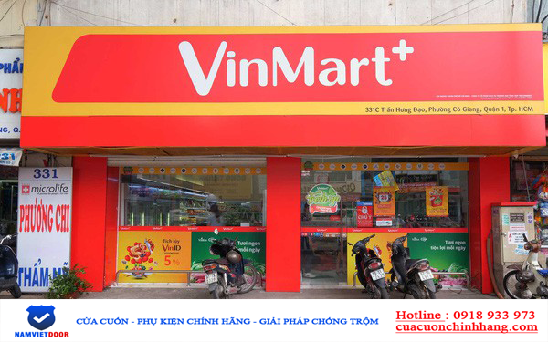 thi-cong-cua-cuon-vinmart-quan-1