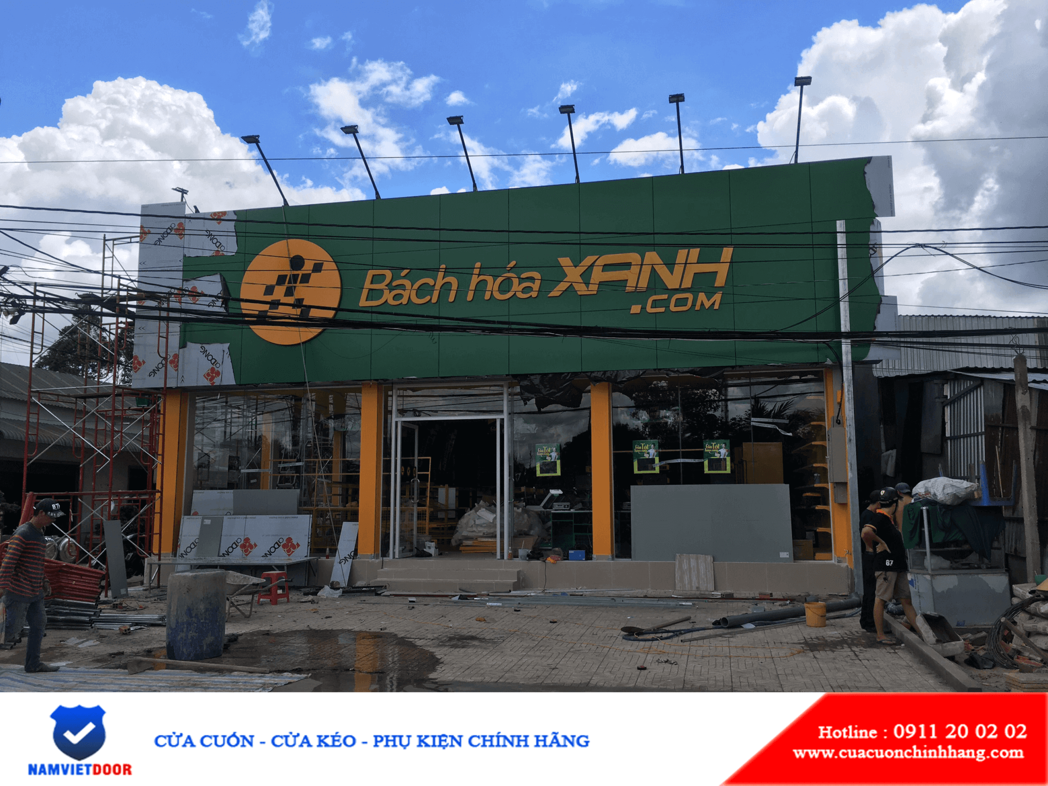 lap-dat-cua-cuon-bach-hoa-xanh